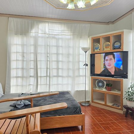 35 Amistad Guesthouse バギオ エクステリア 写真